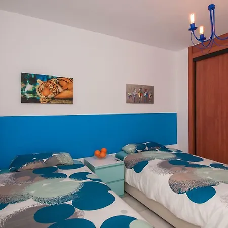 Garden Apartment *